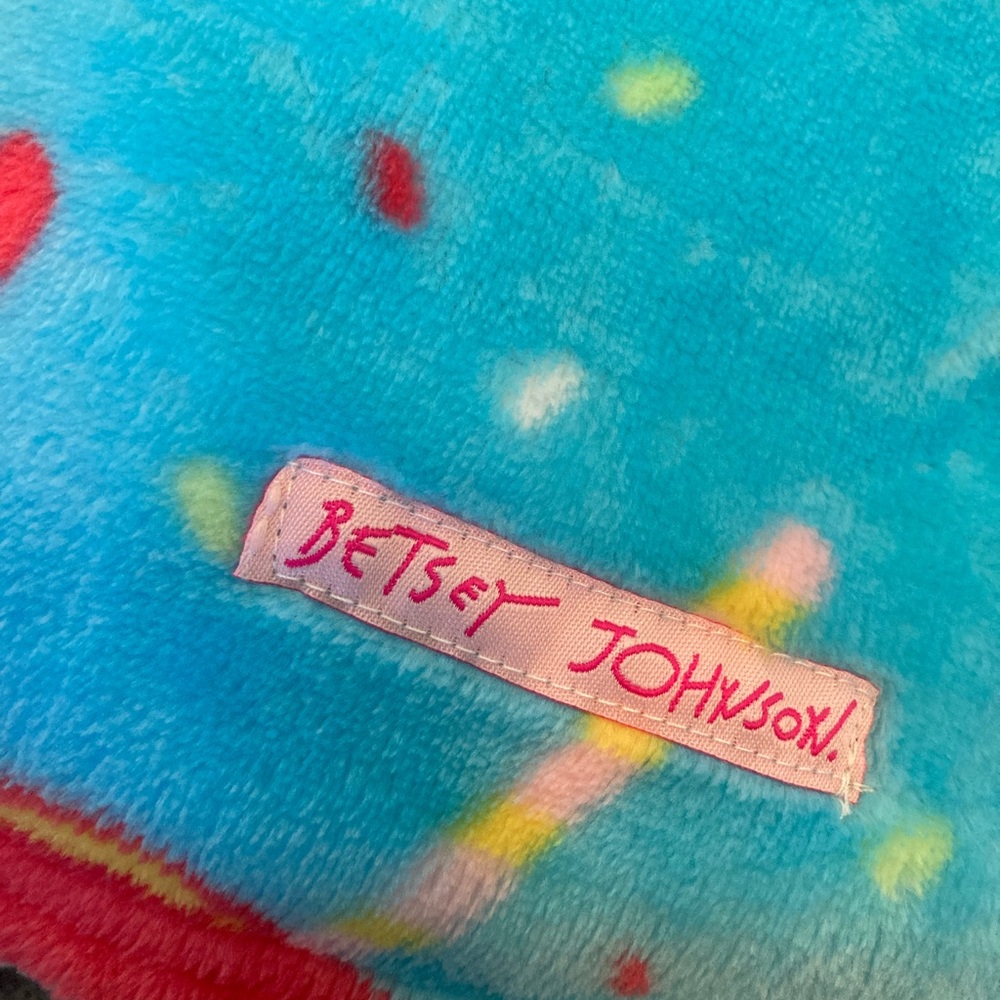 Super cute, soft, warm, Betsey Johnson brand, new with tags,sweets plush throw - Picture 3 of 6